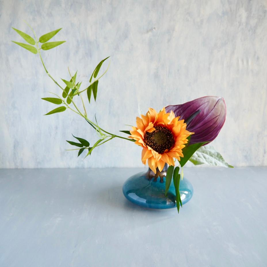 【花器付き】笹の葉とひまわりとアンスリュームの夏の和風アレンジ | 14枚目