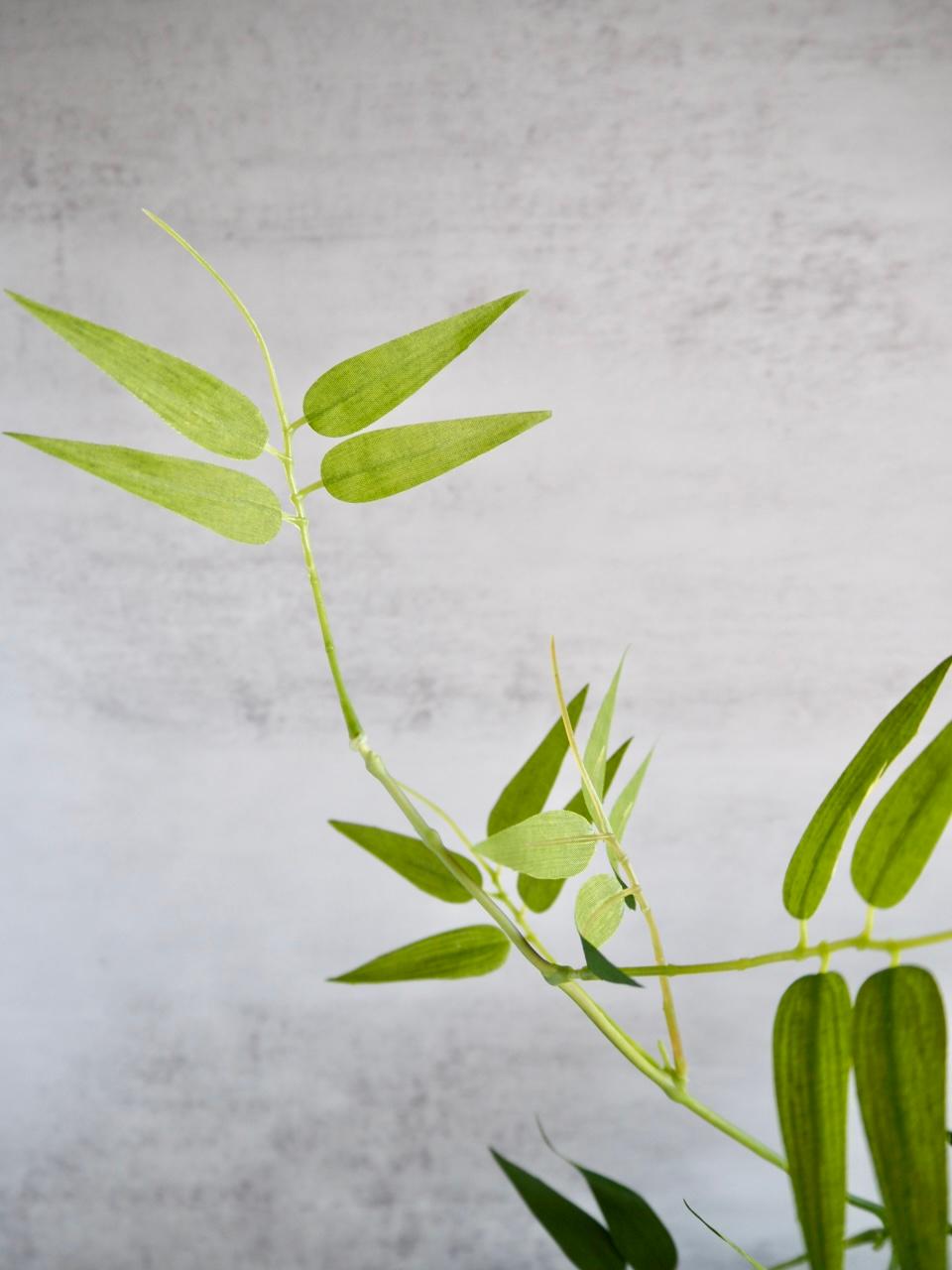 【花器付き】笹の葉とひまわりとアンスリュームの夏の和風アレンジ | 3枚目