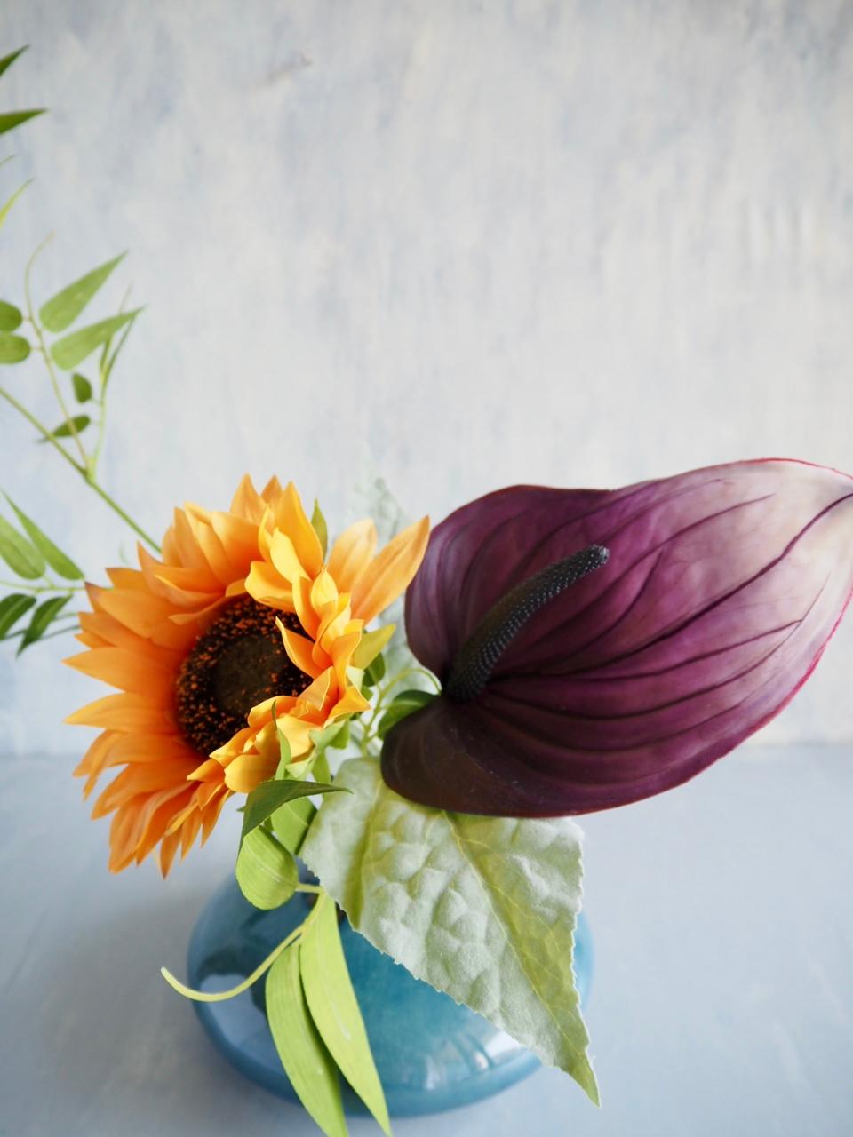 【花器付き】笹の葉とひまわりとアンスリュームの夏の和風アレンジ | 9枚目