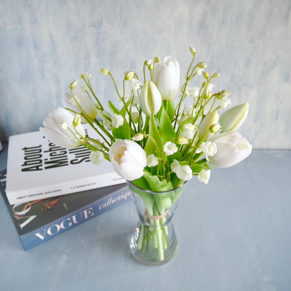 リアル造花チューリップとスズランのブーケアレンジ | 10枚目