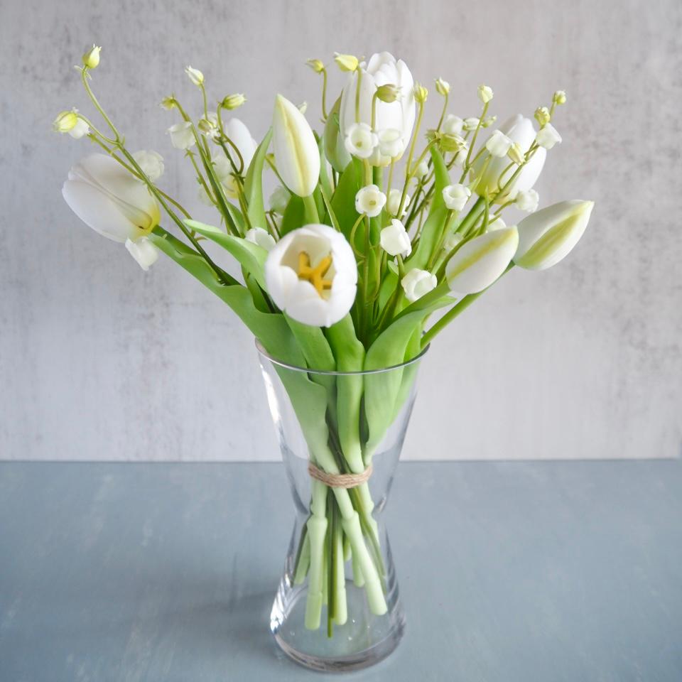 リアル造花チューリップとスズランのブーケアレンジ