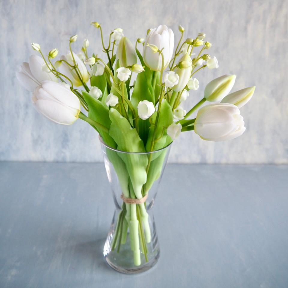 リアル造花チューリップとスズランのブーケアレンジ | 7枚目