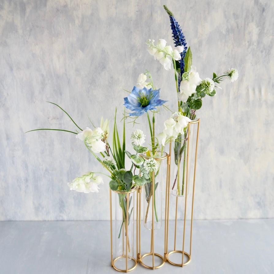 《art stand flora》アートスタンドフローラ初夏の花アレンジ  ３連ガラス付きゴールドスタンド