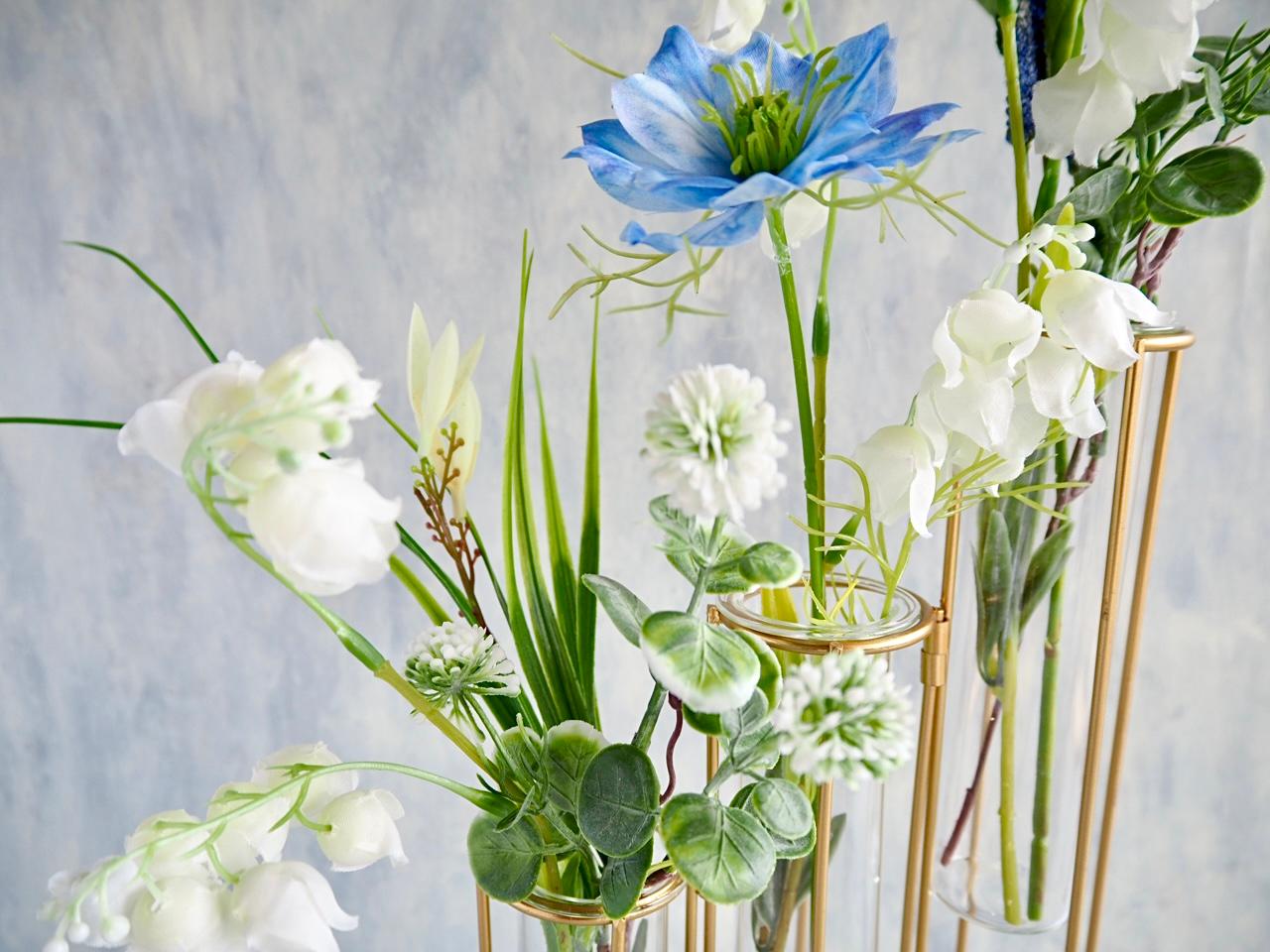 《art stand flora》アートスタンドフローラ初夏の花アレンジ  ３連ガラス付きゴールドスタンド | 3枚目