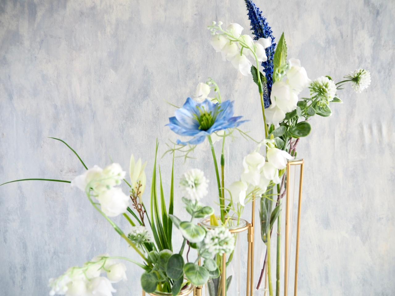 《art stand flora》アートスタンドフローラ初夏の花アレンジ  ３連ガラス付きゴールドスタンド | 5枚目