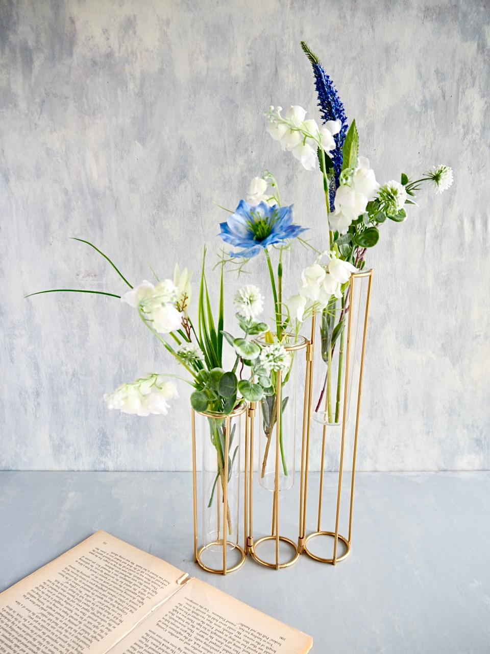 《art stand flora》アートスタンドフローラ初夏の花アレンジ  ３連ガラス付きゴールドスタンド | 7枚目