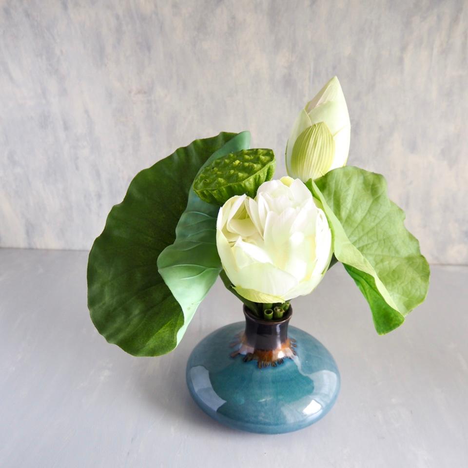 【花器付き】泥に染まらず、咲く蓮のアートアレンジメント