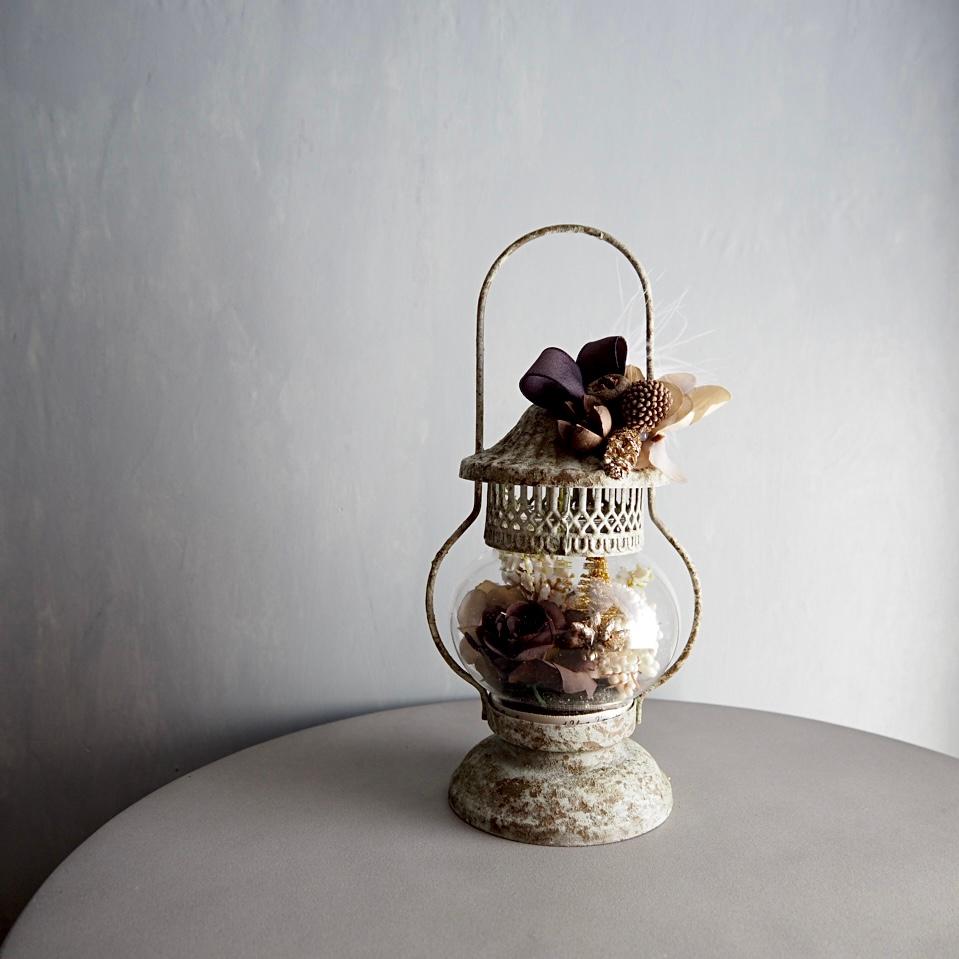 Antique Lantern Flower – 時を灯す花 –アンティークランタンのフラワーアレンジ